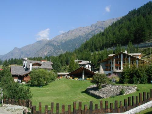 Eco Wellness Hotel Notre Maison Cogne Eksteriør bilde
